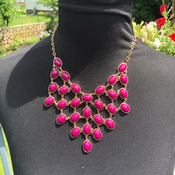Jewelry - 3/$20💐Pink necklace with extender💐